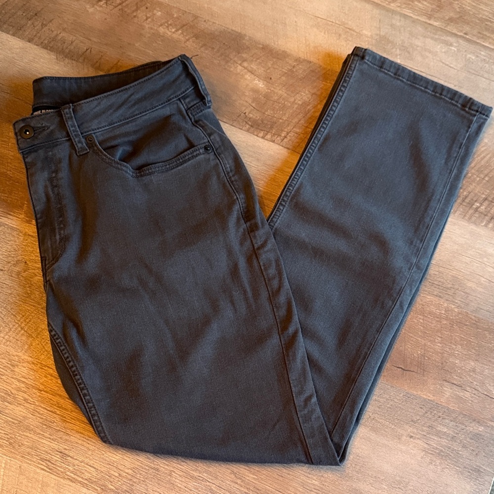 True Classic Straight High‑Stretch Jeans Gray Wash 31x30L